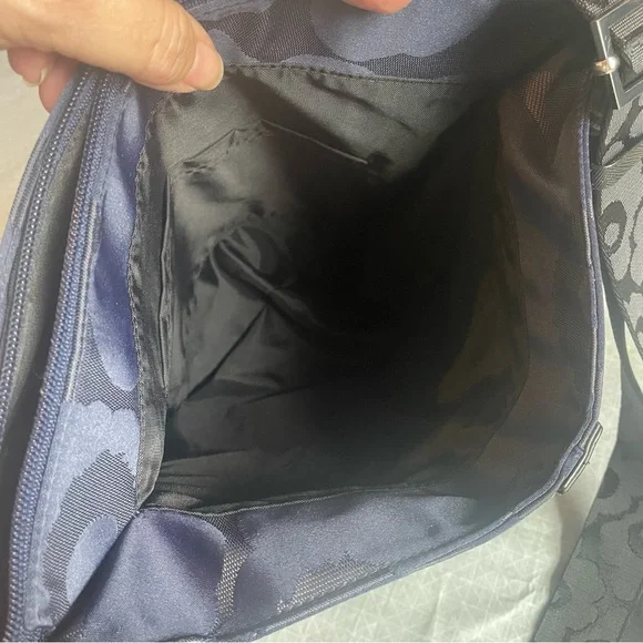 Marimekko Unikko All Day Bucket Bag Navy Blue - Picture 8 of 12